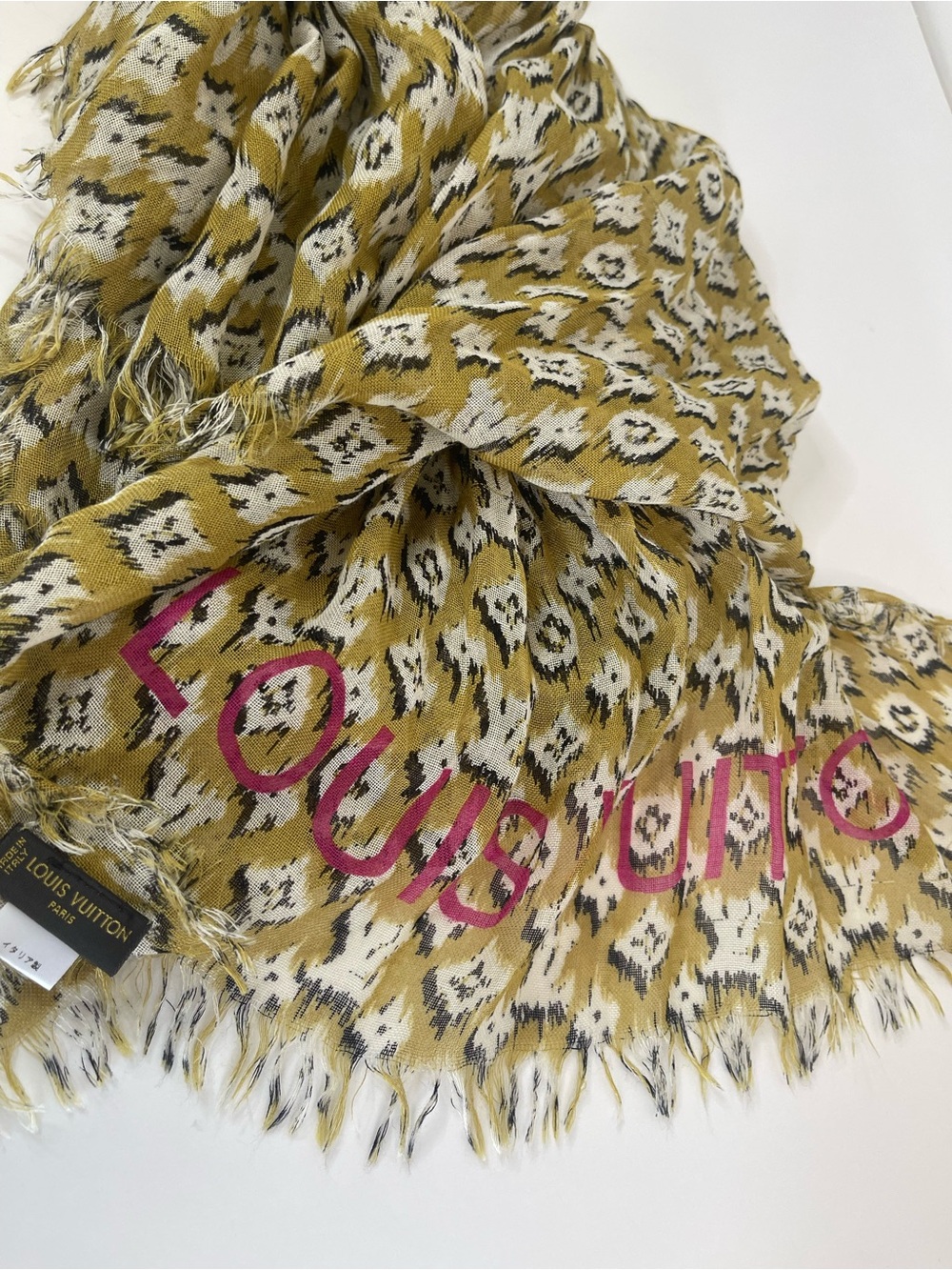 Louis Vuitton Moutard Monogram Etole Ikat Shawl - Picture 5 of 12